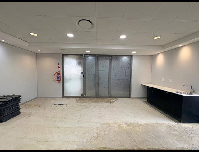 287M² OFFICE TO LET IN MAGALIESSIG